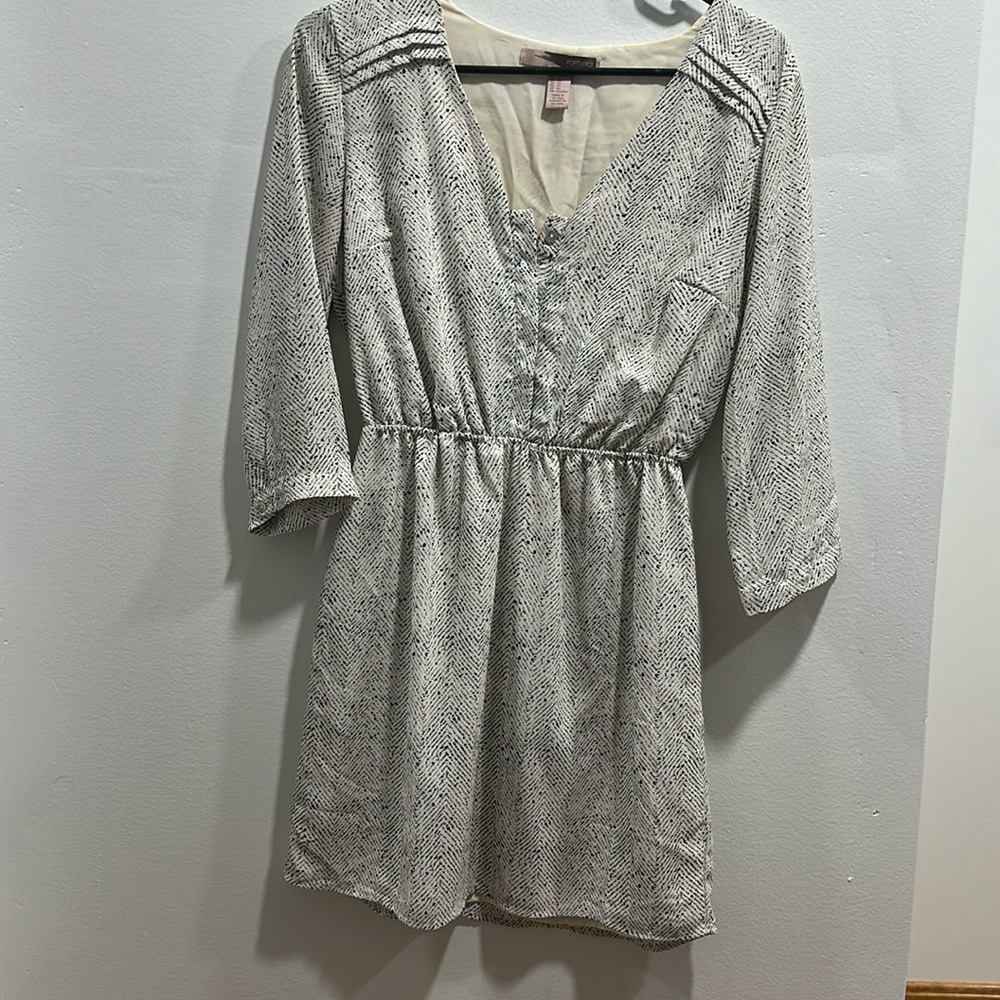 Forever 21 dress white and black